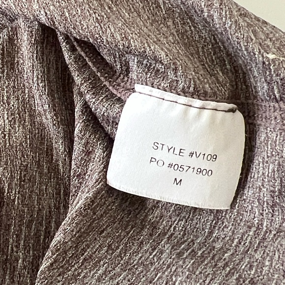 VUORI Short Sleeve NWOT - Picture 3 of 3